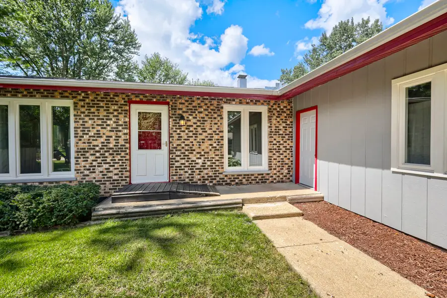 98 Brookside Drive, Elgin, IL 60123 - #2