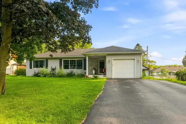 1501 Channel Beach Avenue, Johnsburg, IL 60051