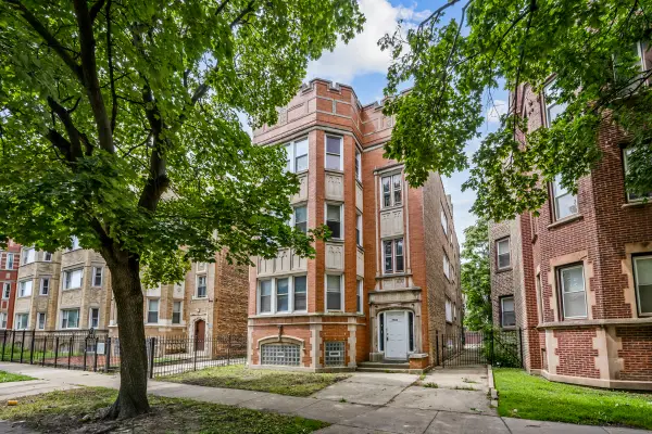 7726 S Kingston Avenue, Chicago, IL 60649