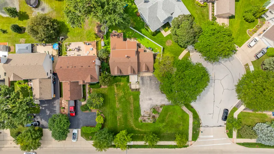 1801 W Carriage Court, Addison, IL 60101 - #3