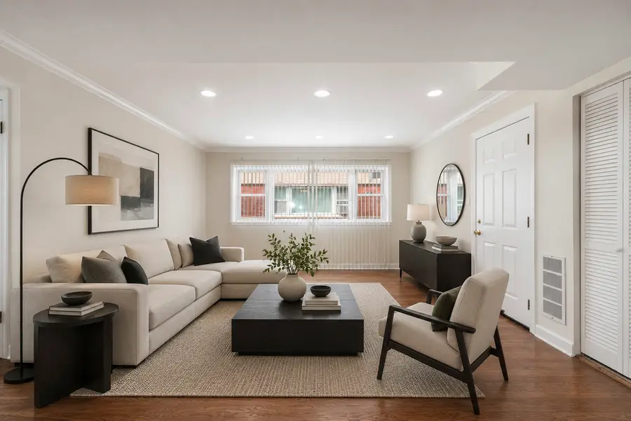 1194 S Kenilworth Avenue #1W, Oak Park, IL 60304 - #2