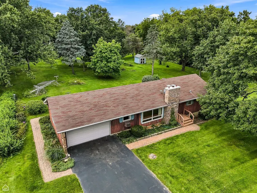 24422 W Cherokee Trail, Grayslake, IL 60030 - #2