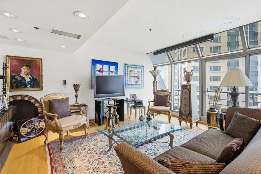 950 N Michigan Avenue #4704, Chicago, IL 60611 - #3
