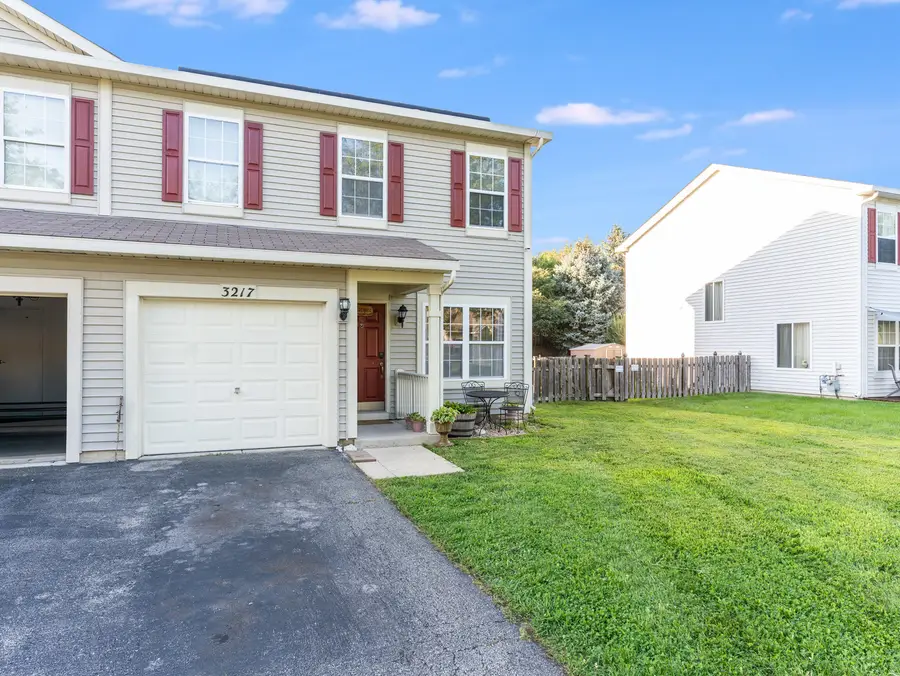 3217 Hoffman Street, Plano, IL 60545 - #3