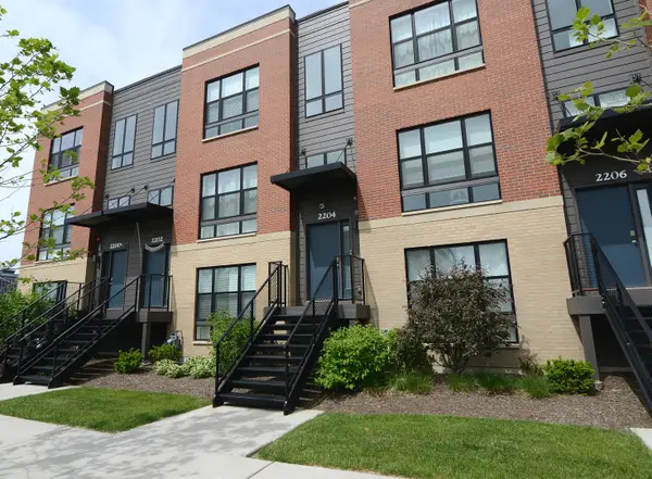 2204 Venture Drive, Schaumburg, IL 60173
