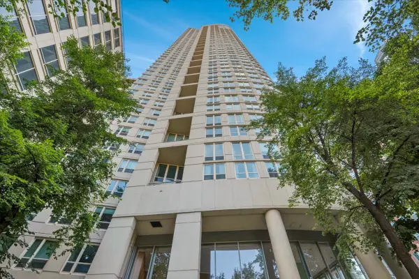 345 N La Salle Drive #3604, Chicago, IL 60654