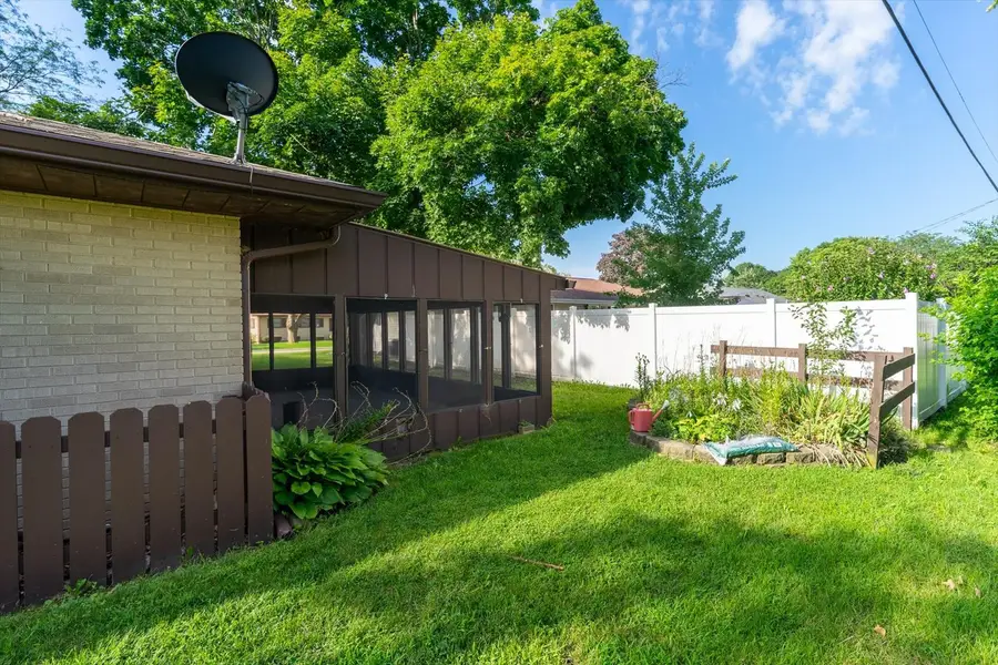 2304 Plum Street, Peru, IL 61354 - #3