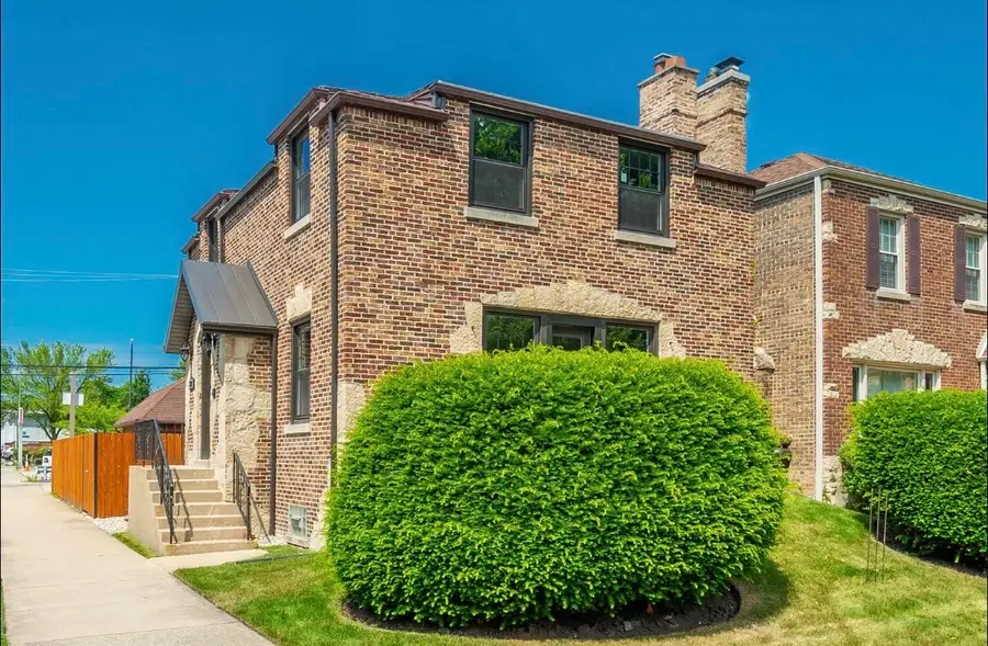 7137 N Francisco Avenue, Chicago, IL 60645 - #2