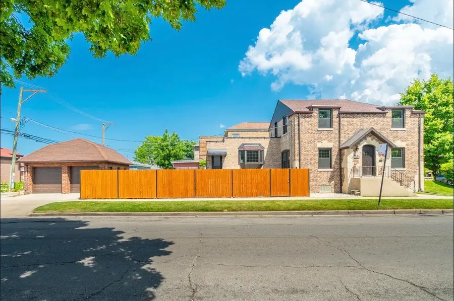 7137 N Francisco Avenue, Chicago, IL 60645 - #3