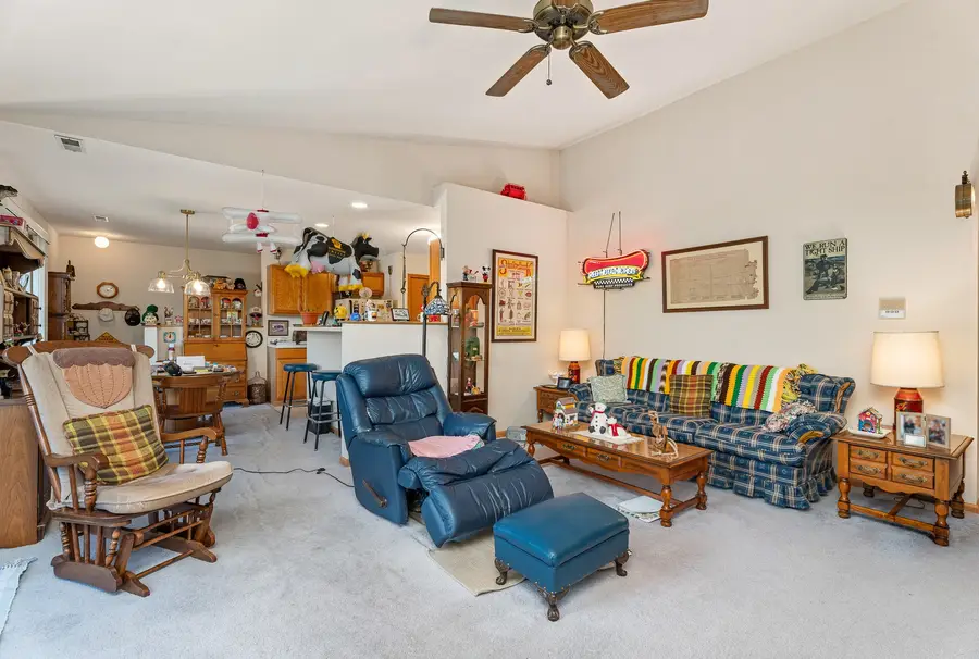 340 Loyola Drive #D, Elgin, IL 60123 - #3