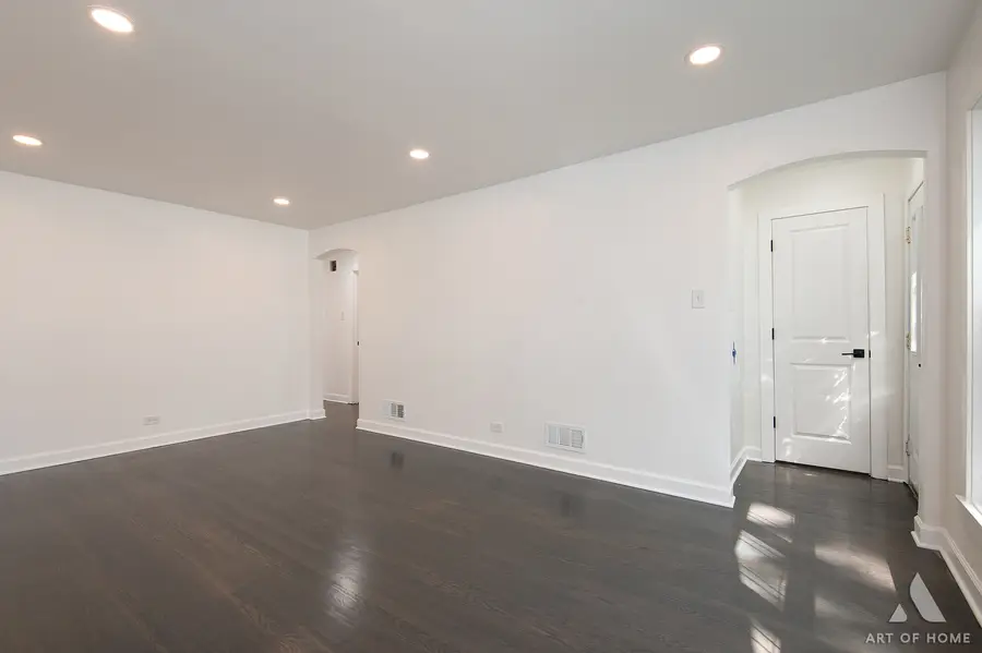 8834 S Oglesby Avenue, Chicago, IL 60617 - #3