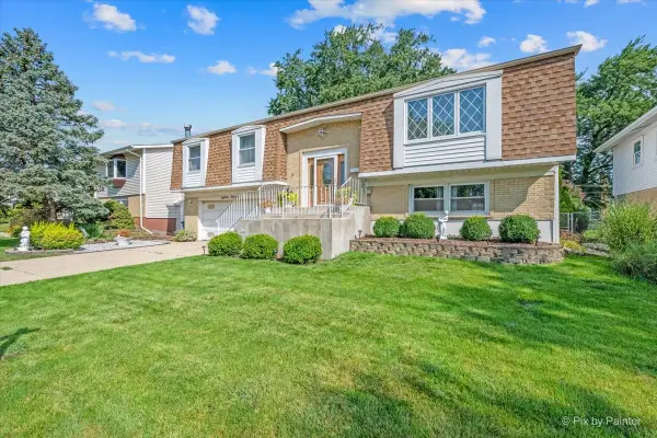 1814 W Catalpa Lane, Mount Prospect, IL 60056