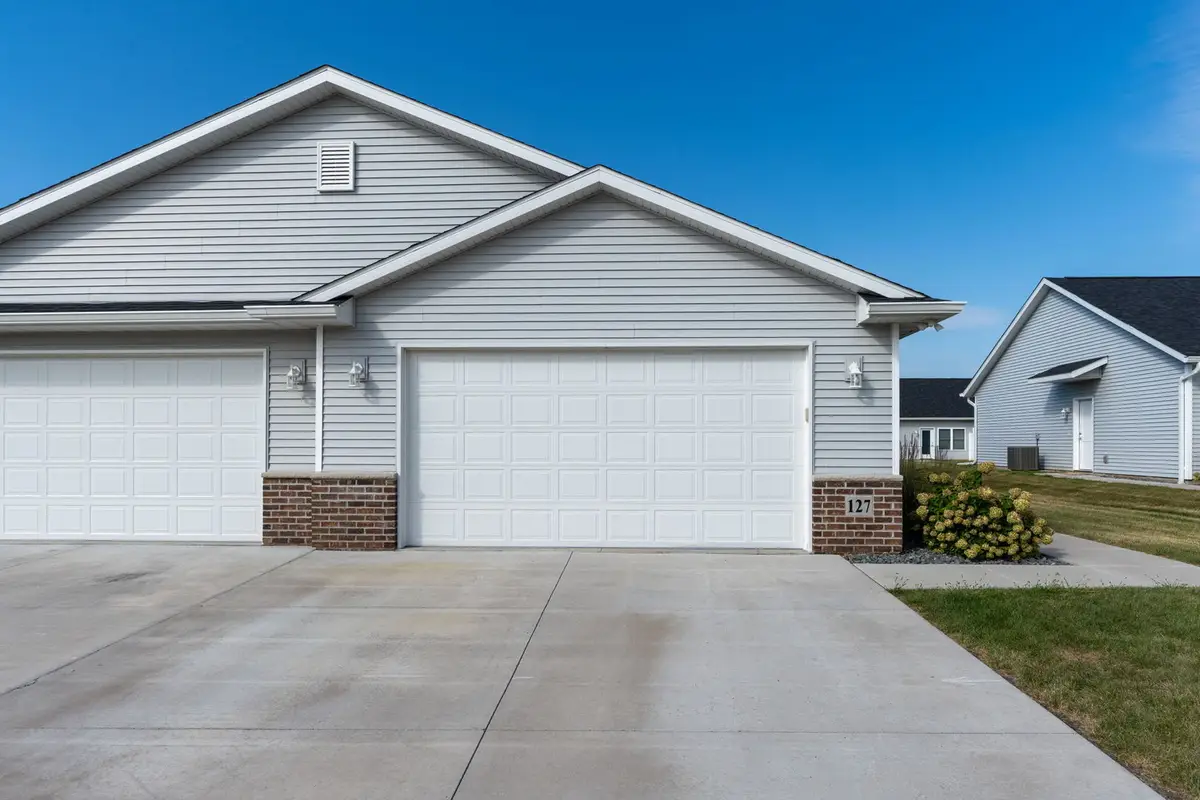 127 Beacon Harbor Parkway, East Moline, IL 61244 - #1
