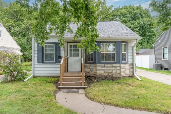 938 53rd Street, Moline, IL 61265