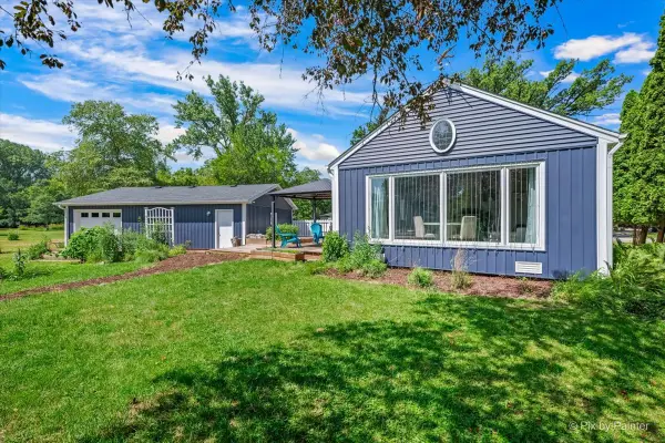 209 Eastwood Court, Barrington, IL 60010