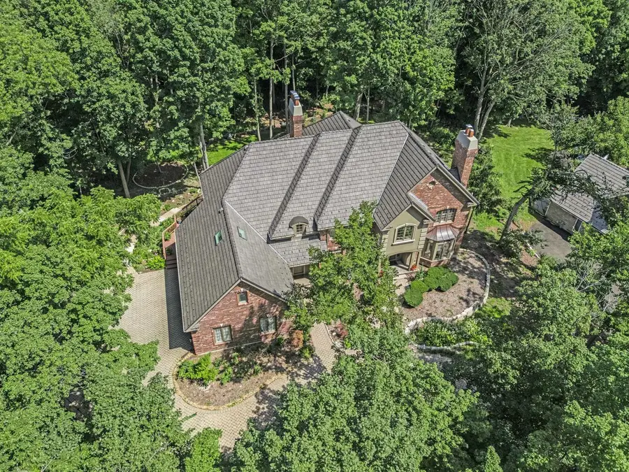 818 Fox Glen Drive, Saint Charles, IL 60174 - #2