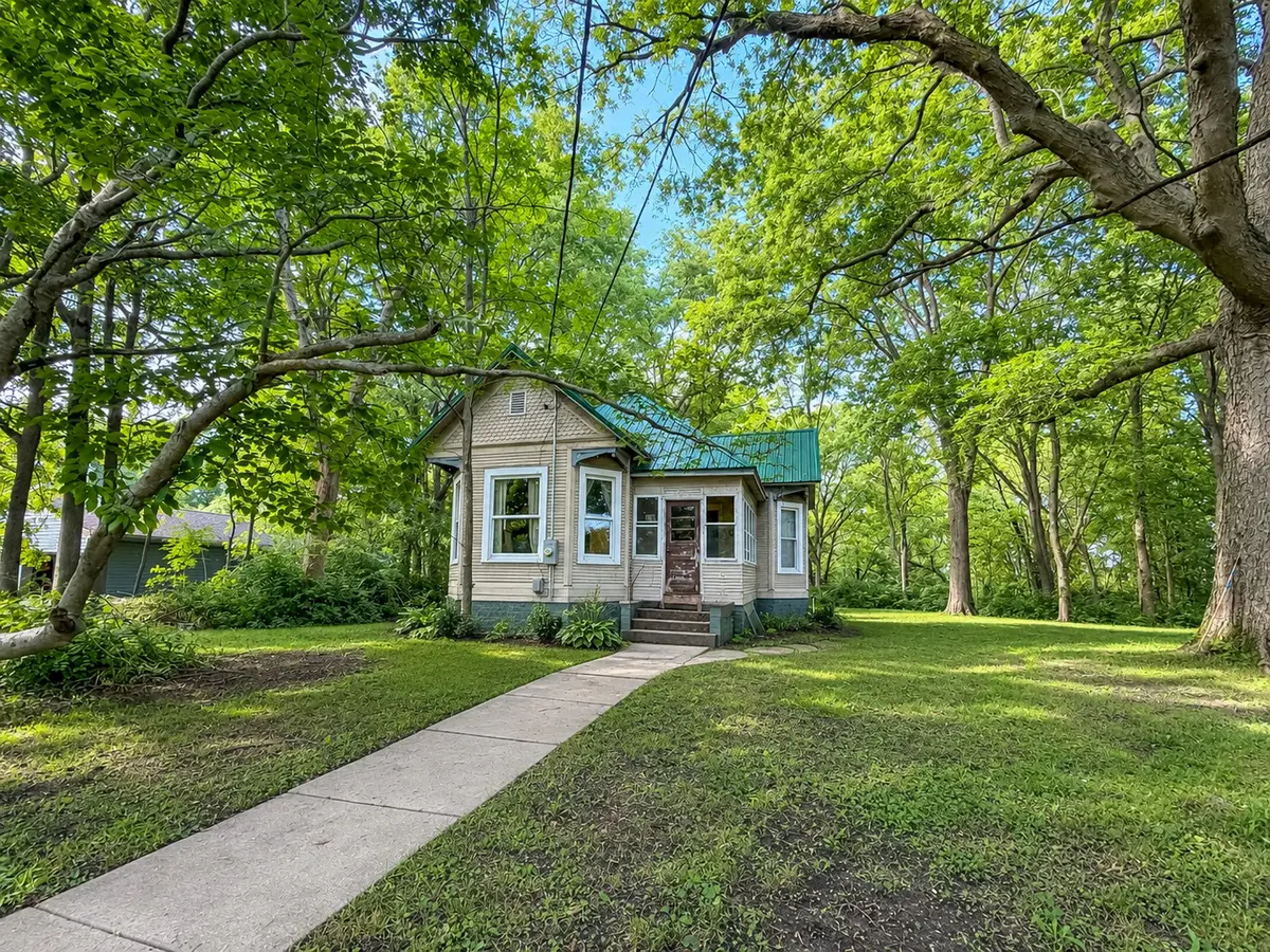 364 E Franklin Street, Bement, IL 61813 - #1