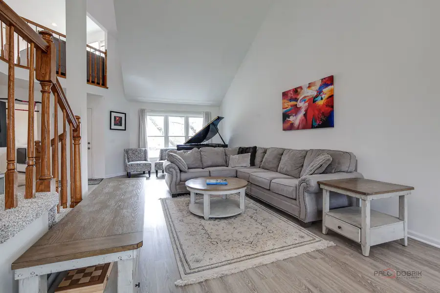 212 Willow Parkway, Buffalo Grove, IL 60089 - #3