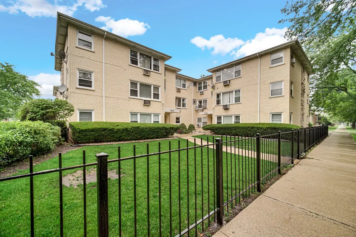 5700 W Montrose Avenue #3D, Chicago, IL 60634 - #1
