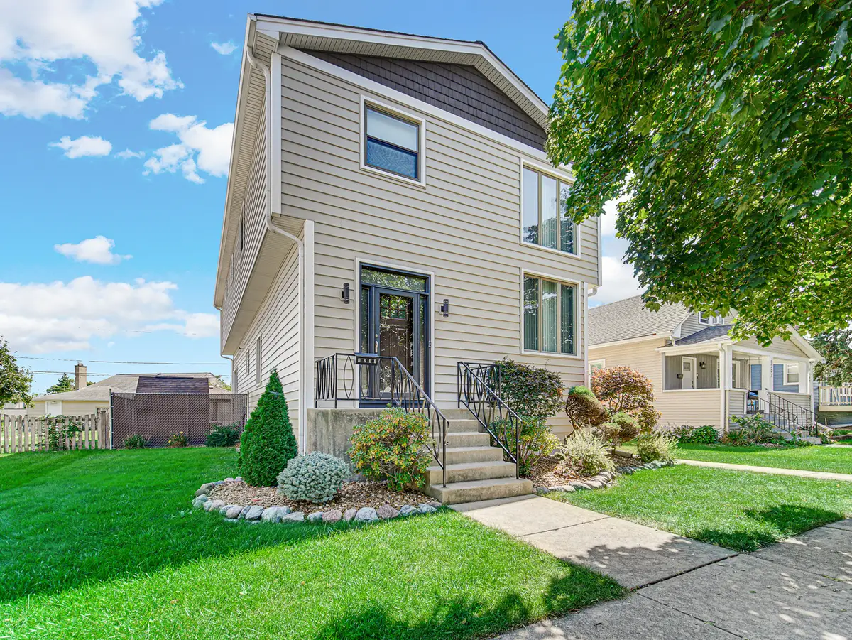 1211 N 11th Avenue, Melrose Park, IL 60160 - #1