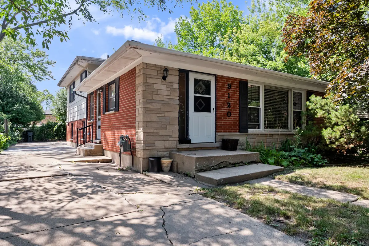 9120 E Prairie Road, Evanston, IL 60203 - #1