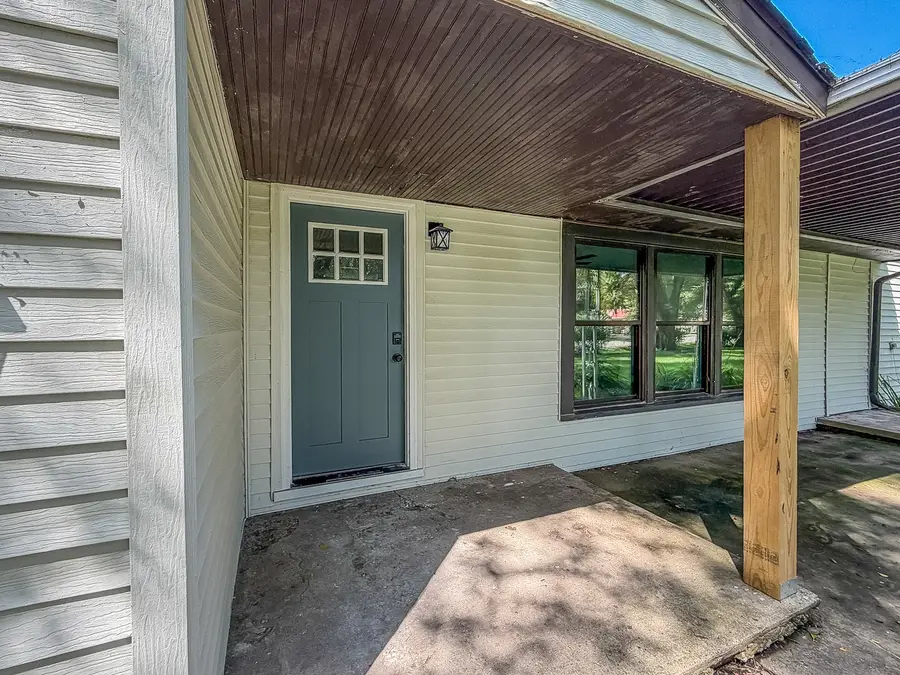 118 E Bower Street, Oreana, IL 62554 - #3