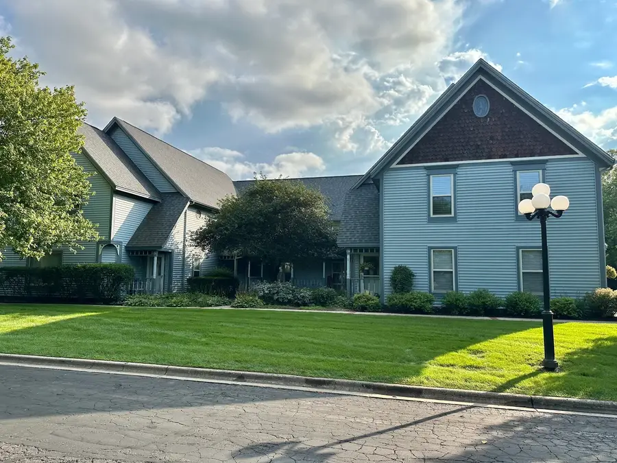 935 Victoria Drive #935, Woodstock, IL 60098 - #3