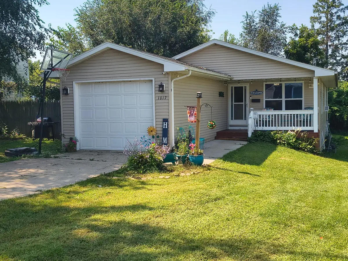 1017 S College Avenue, Dixon, IL 61021 - #1