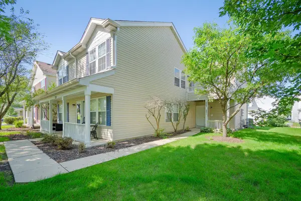 353 Ogden Falls Boulevard #353, Oswego, IL 60543