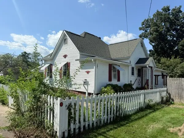 806 E Mckinley Street, Marion, IL 62959