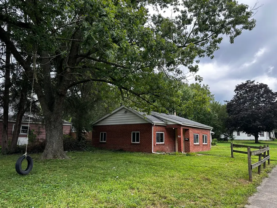 1102 N Mckinley Avenue, Champaign, IL 61821 - #2