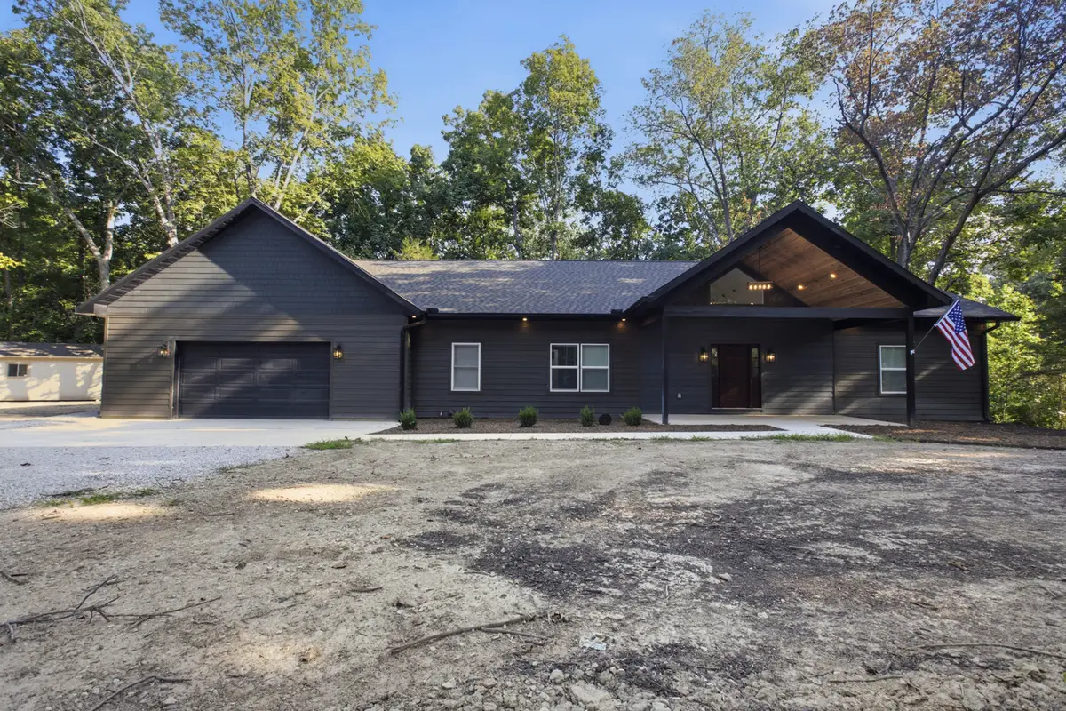 8960 E South Circle Drive, Effingham, IL 62401 - #1