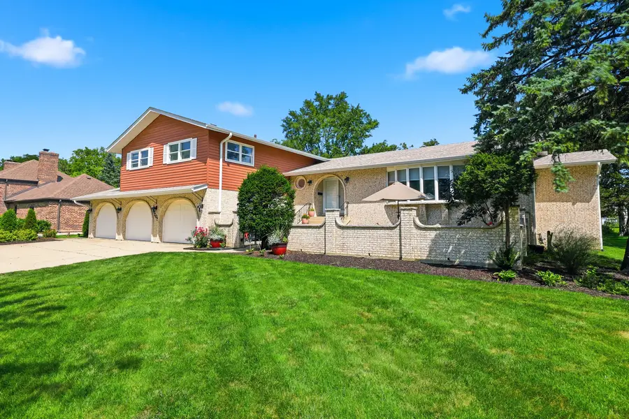 705 Ruskin Drive, Elk Grove Village, IL 60007 - #2