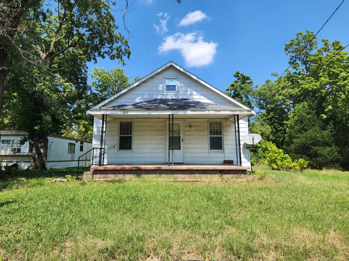 816 Warren Avenue, Mount Vernon, IL 62864 - #1