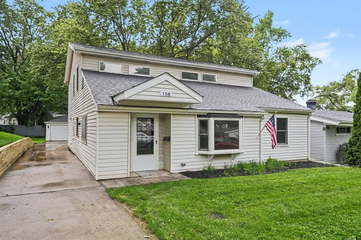 158 N Prairie Avenue, Mundelein, IL 60060 - #1