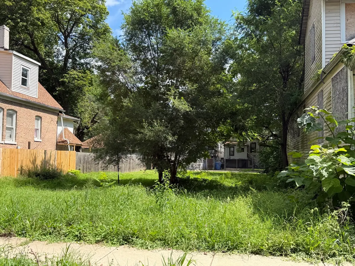 8015 S Manistee Avenue, Chicago, IL 60617 - #1