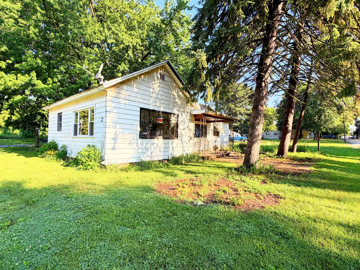 1402 N Sterling Street, Streator, IL 61364 - #1
