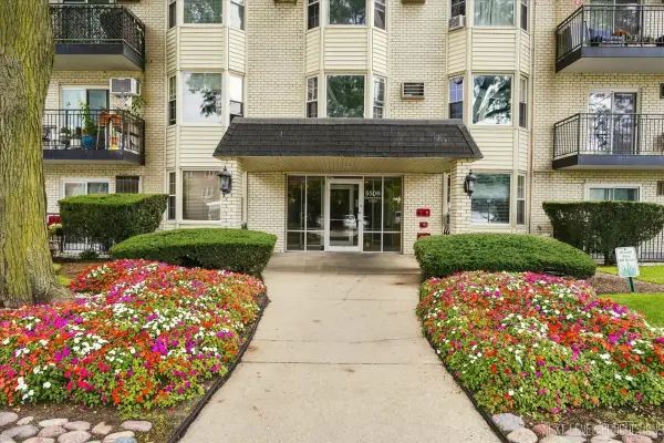 5506 Lincoln Avenue #521, Morton Grove, IL 60053