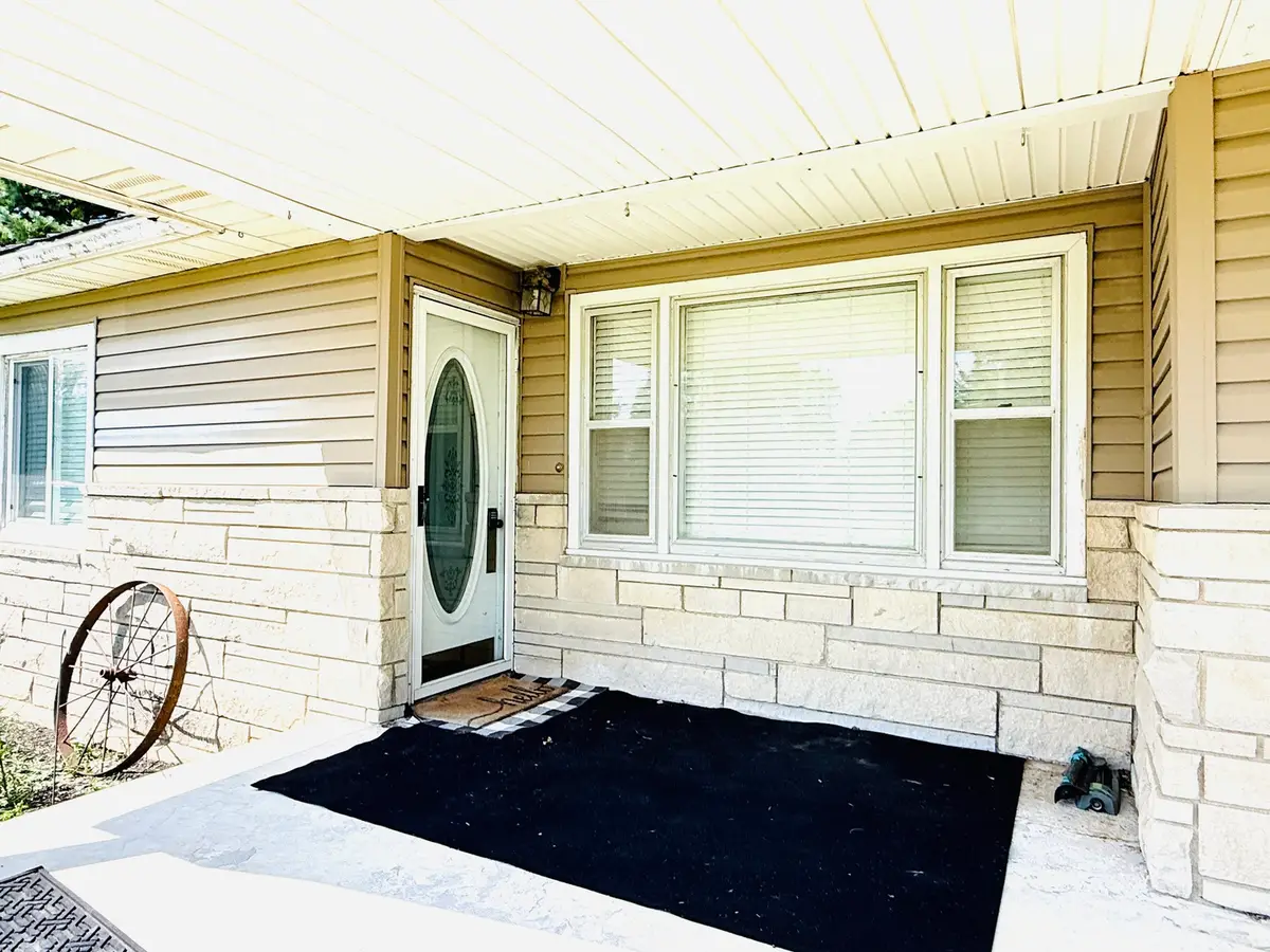 575 E Main Street, Wellington, IL 60973 - #1