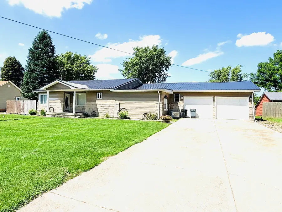 575 E Main Street, Wellington, IL 60973 - #2