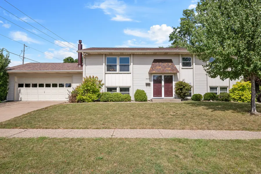 3333 35th Avenue, Moline, IL 61265 - #2