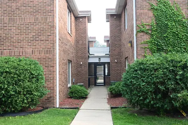 5805 W Eddy Street #1D, Chicago, IL 60634