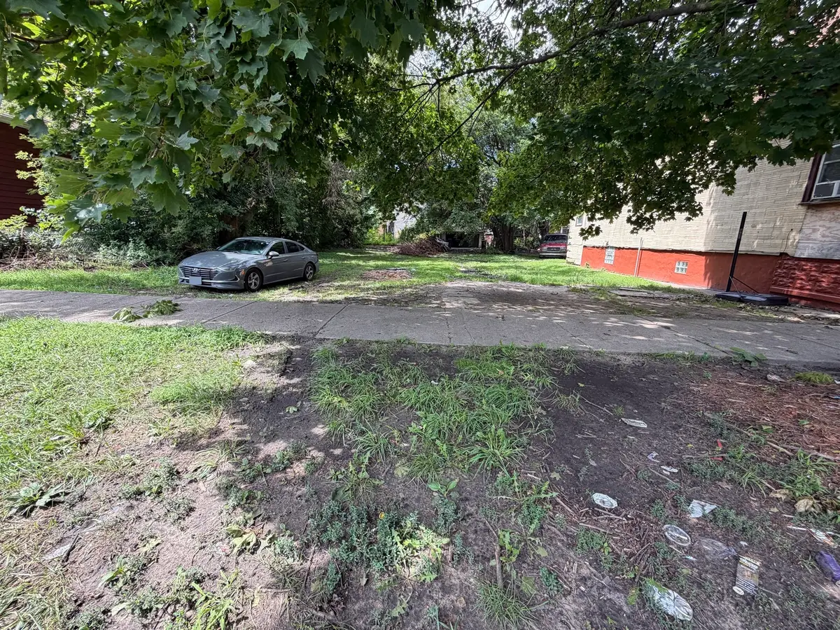 8222 S Manistee Avenue, Chicago, IL 60617 - #1