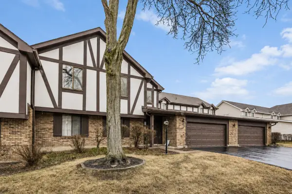 372 Springlake Lane #C, Aurora, IL 60504