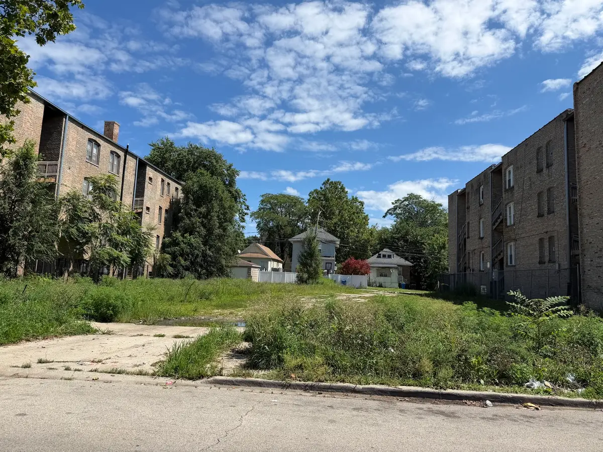 7933 S Marquette Avenue, Chicago, IL 60617 - #1