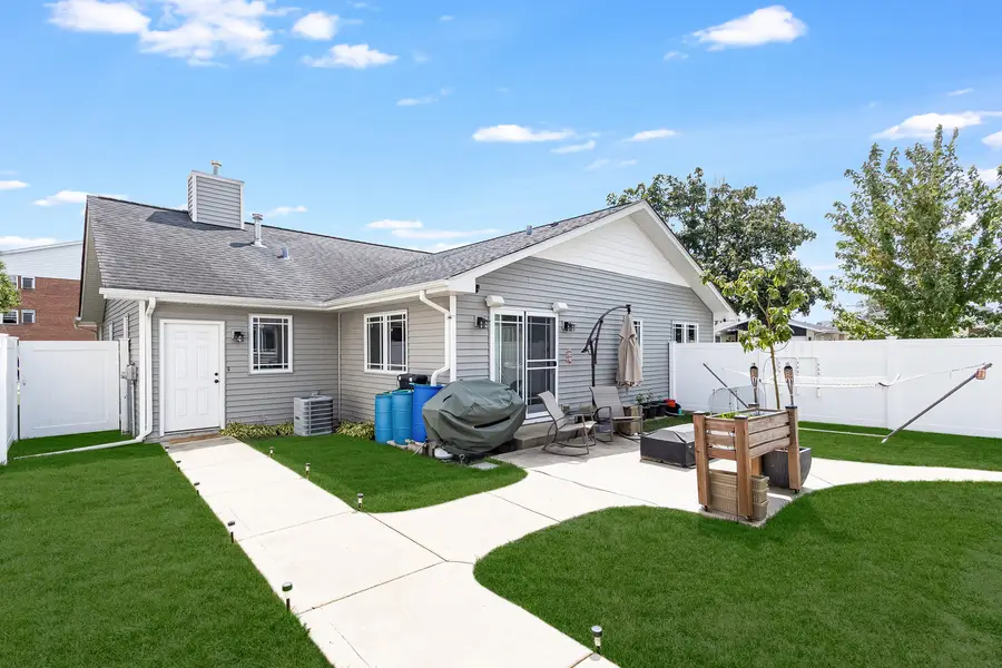 6116 W 94th Street, Oak Lawn, IL 60453 - #3