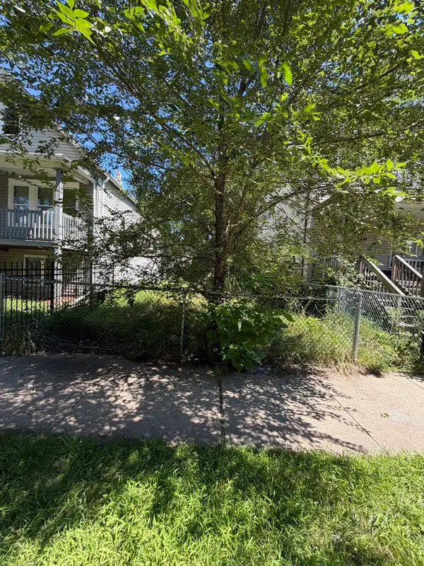 8137 S Muskegon Avenue, Chicago, IL 60617