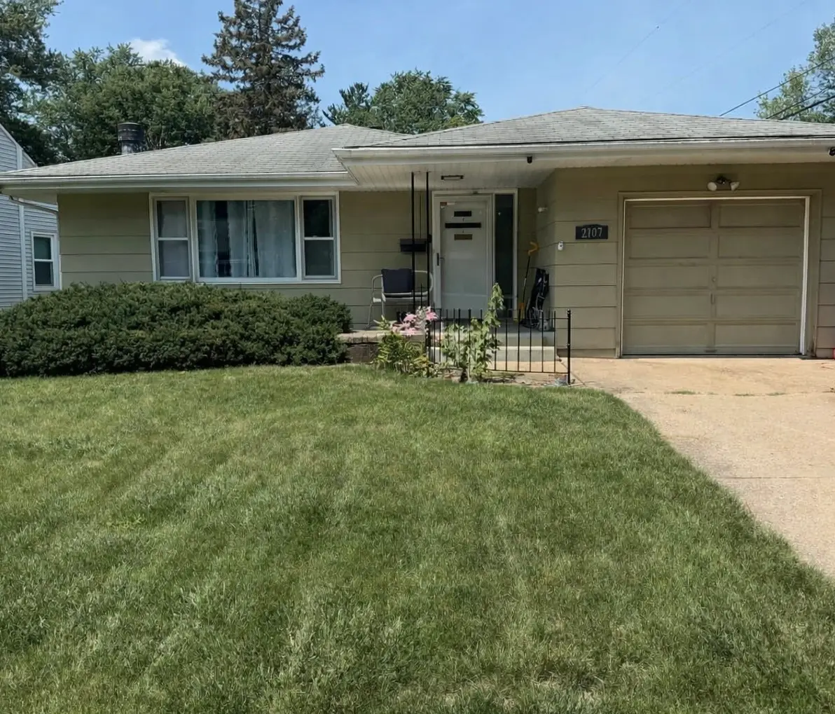 2107 Ohio Parkway, Rockford, IL 61108 - #1