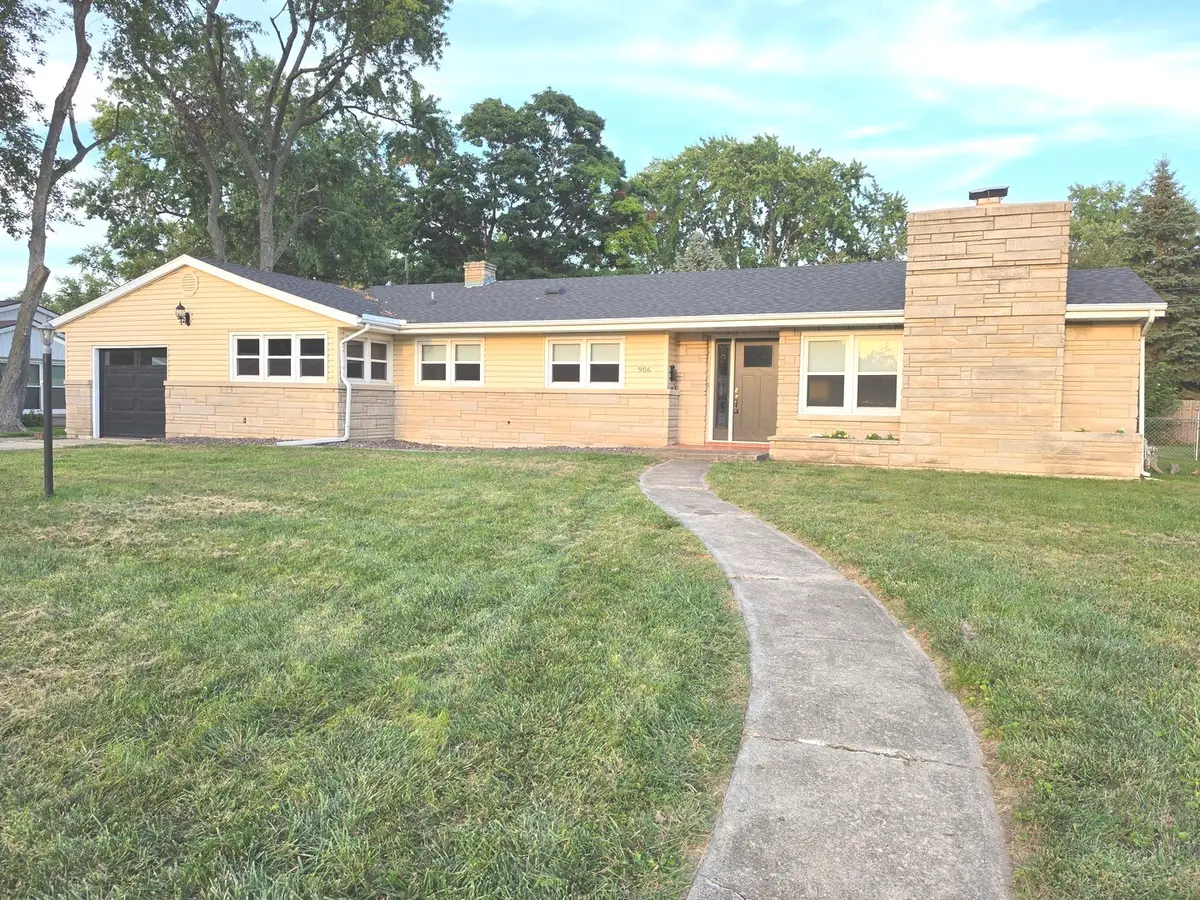 906 Snyder Drive, Bloomington, IL 61701 - #1