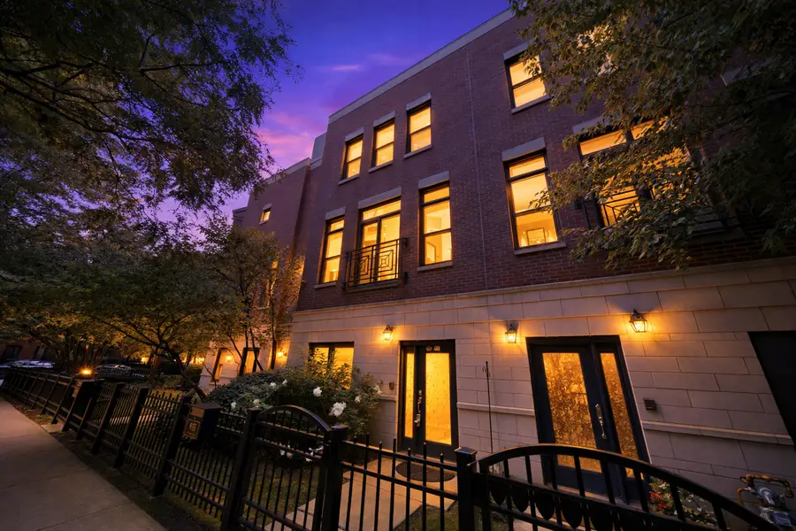935 W College Parkway, Chicago, IL 60608 - #3